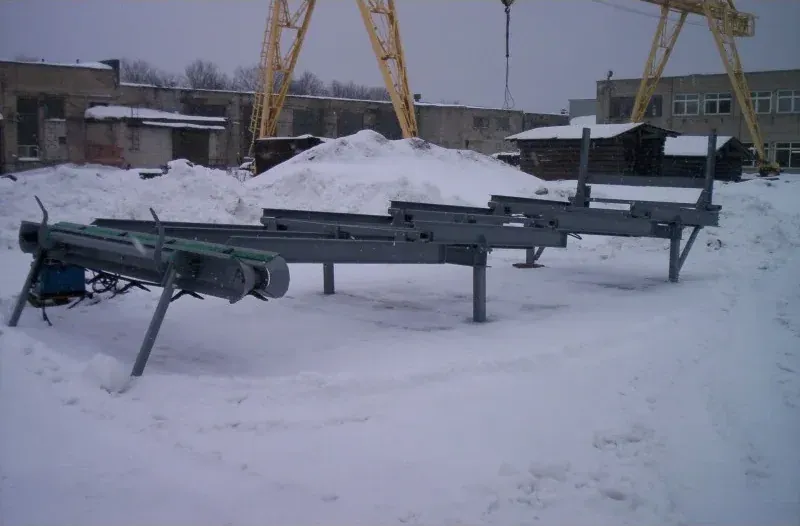 Photograph of Feed deck for firewood (2/6)